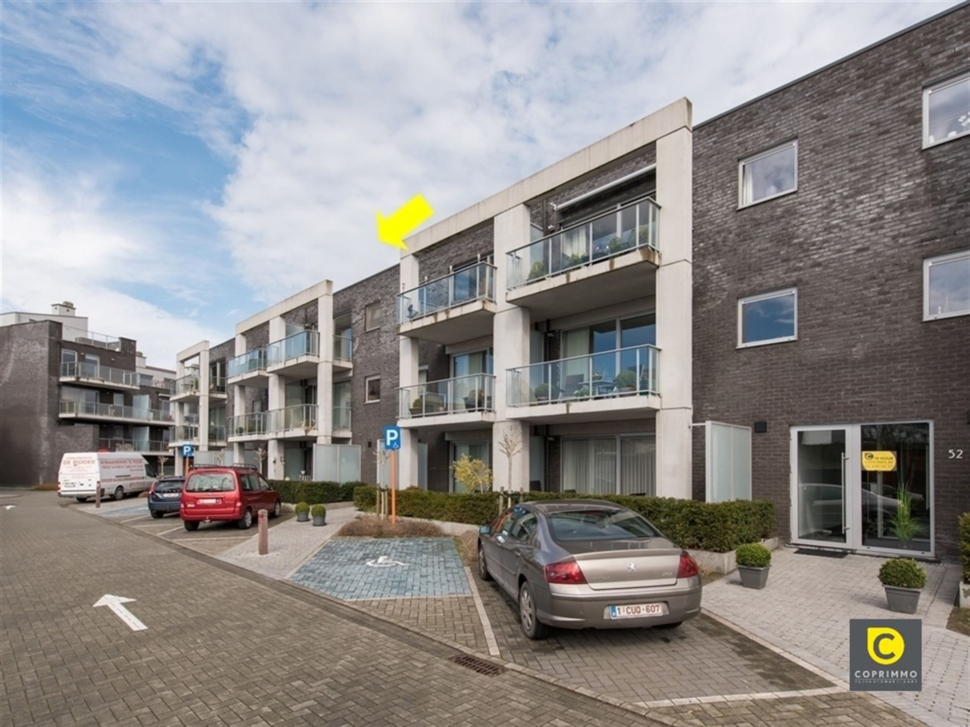 Appartement met 2 slk. en P foto {{pictureIndex}}