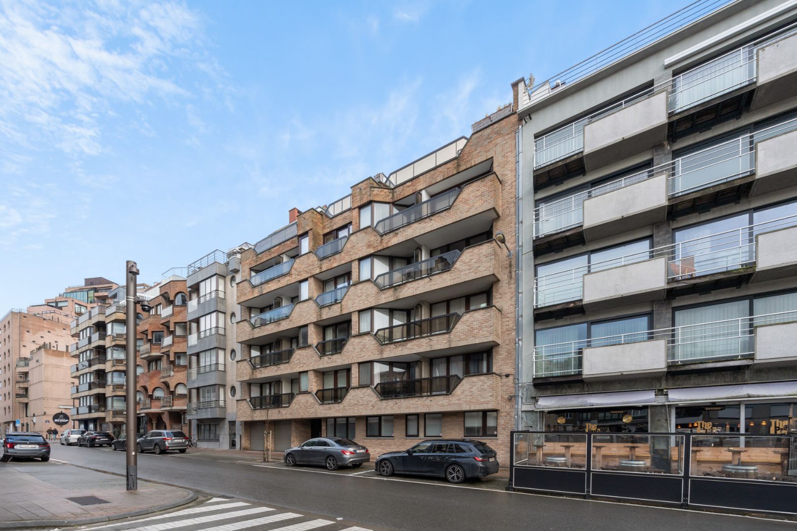 Volledig gerenoveerde penthouse met ruime terrassen en zijdelings zeezicht foto 19