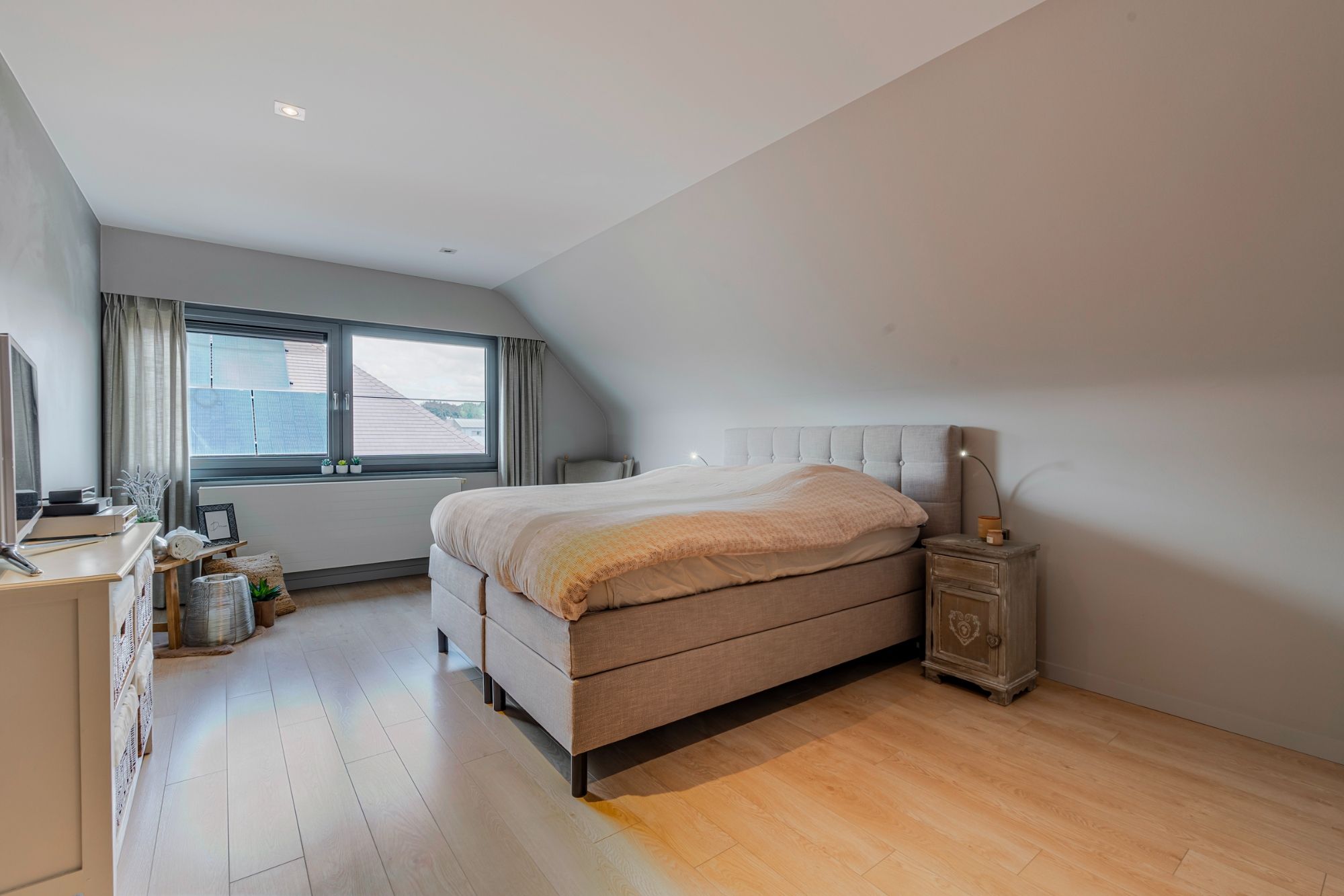 BEZOEKMOMENT ZATERDAG 30/08 VAN 11U TOT 13U | Eigentijdse high end villa met tuin, ruim terras & dubbele garage foto 12