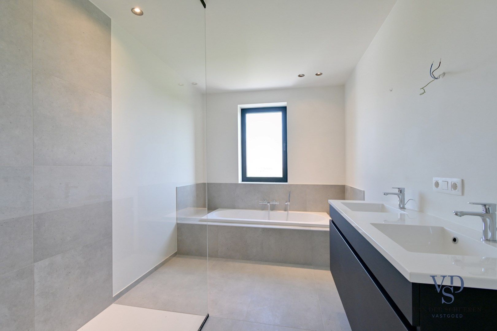 IN OPTIE ! Half Open Bebouwing met afzonderlijke garage  foto 19