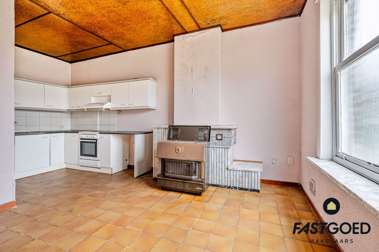 Twee te renoveren woningen onder 1 dak foto 6