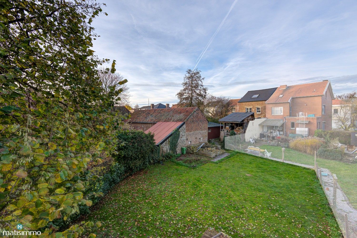 GROTENDEELS GERENOVEERDE GEZINSWONING MET ZUIDGERICHTE TUIN IN MILLEN foto 27