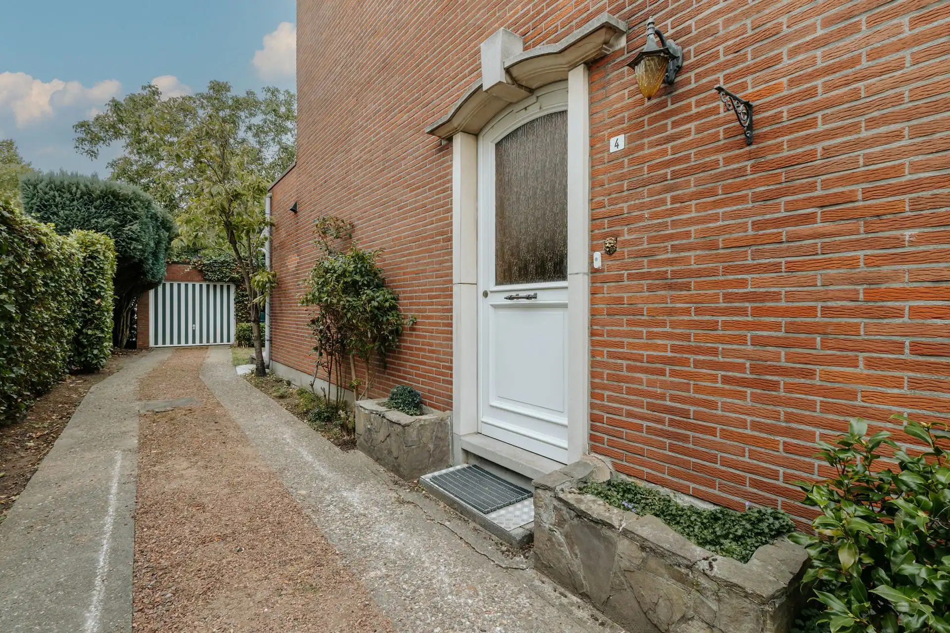 Te renoveren HOB in wijk Molenveld in Edegem foto 2