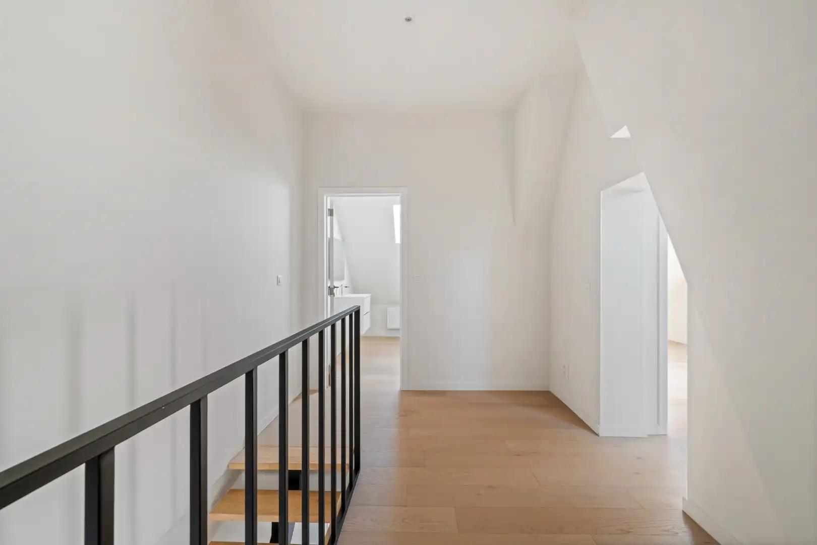 Instapklare woning met 4 slaapkamers, 2 badkamers, garage en 2 zonneterrassen in Dadizele foto 15