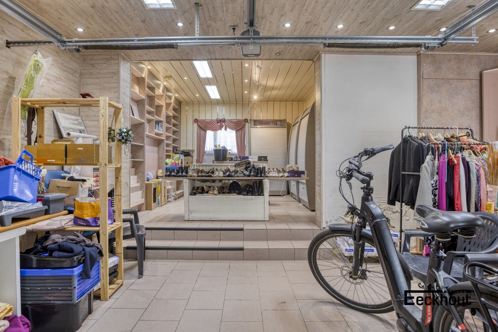 Ruime rijwoning met garage en zonnige koer op een boogscheut van het strand foto 19