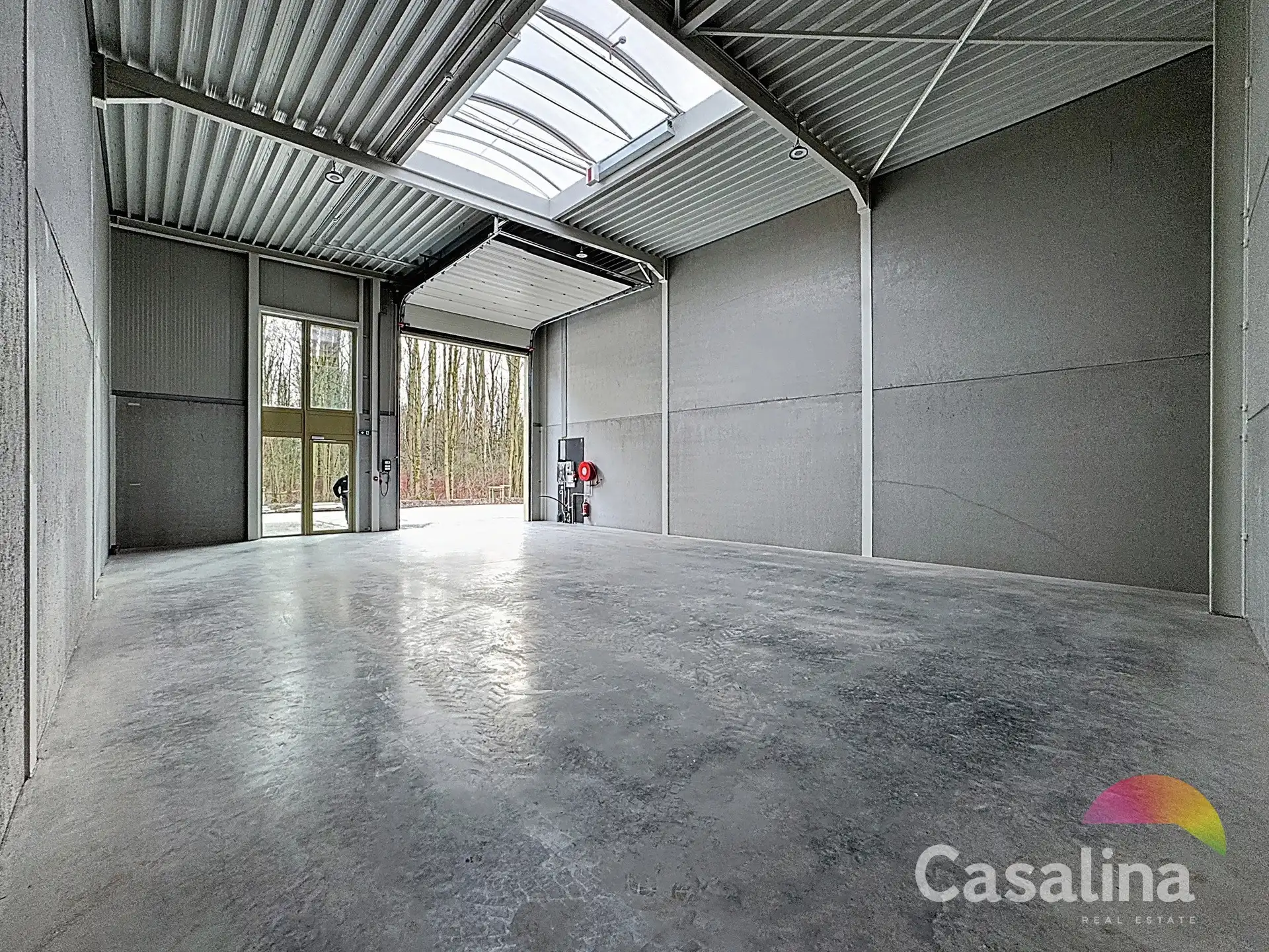 Nieuw magazijn van ±155 m² te huur – Strategische ligging foto 2