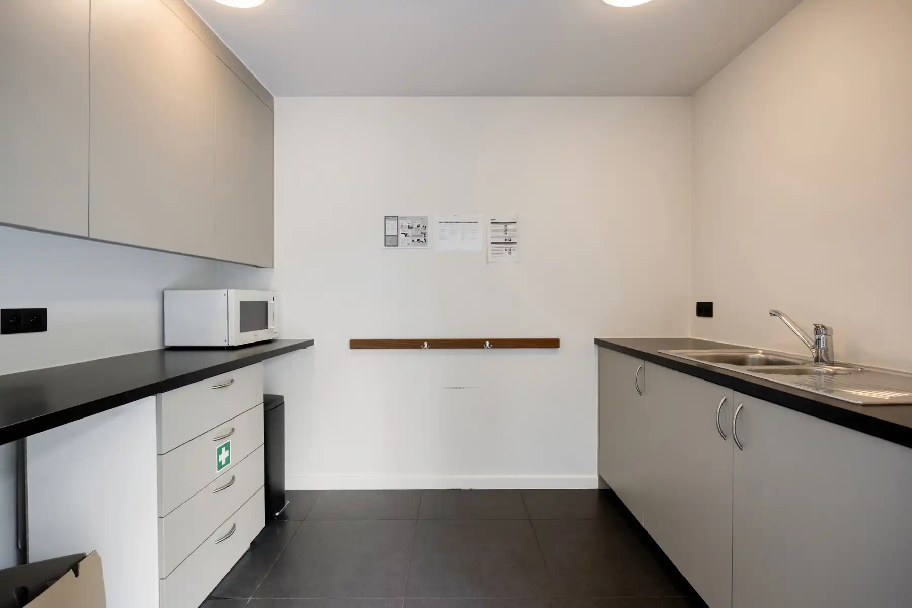 Commercieel gelegen kantoorruimte met moderne voorzieningen. foto 14