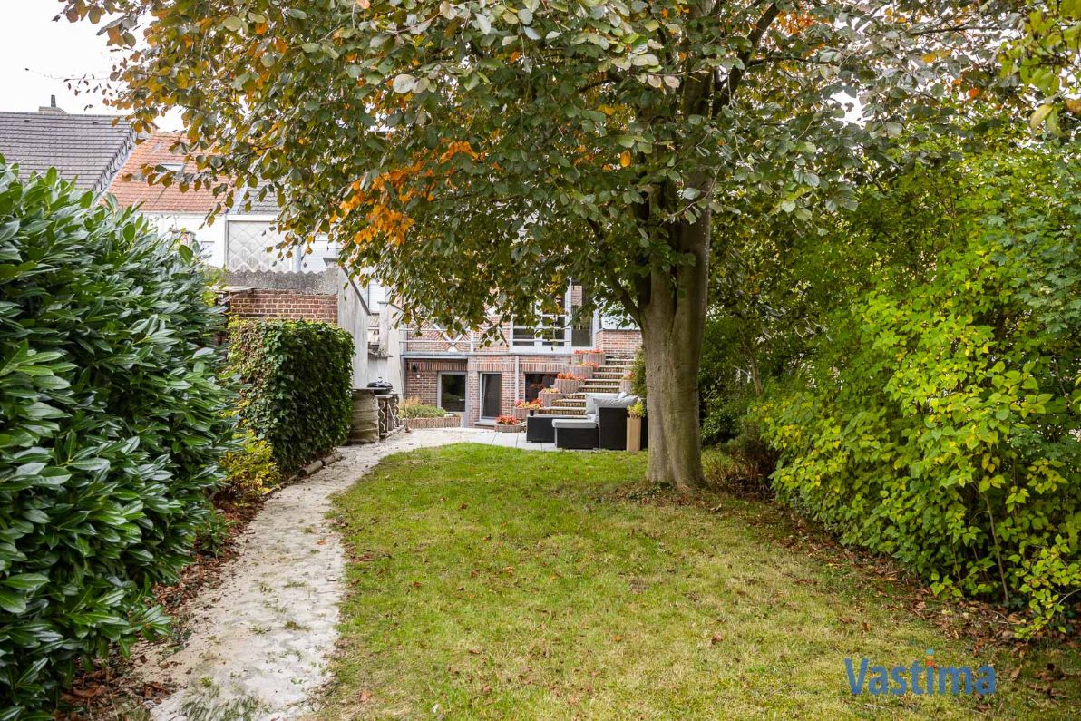 Instapklare architectenwoning met 4 slaapkamers, tuin en garage nabij centrum Erembodegem foto 33