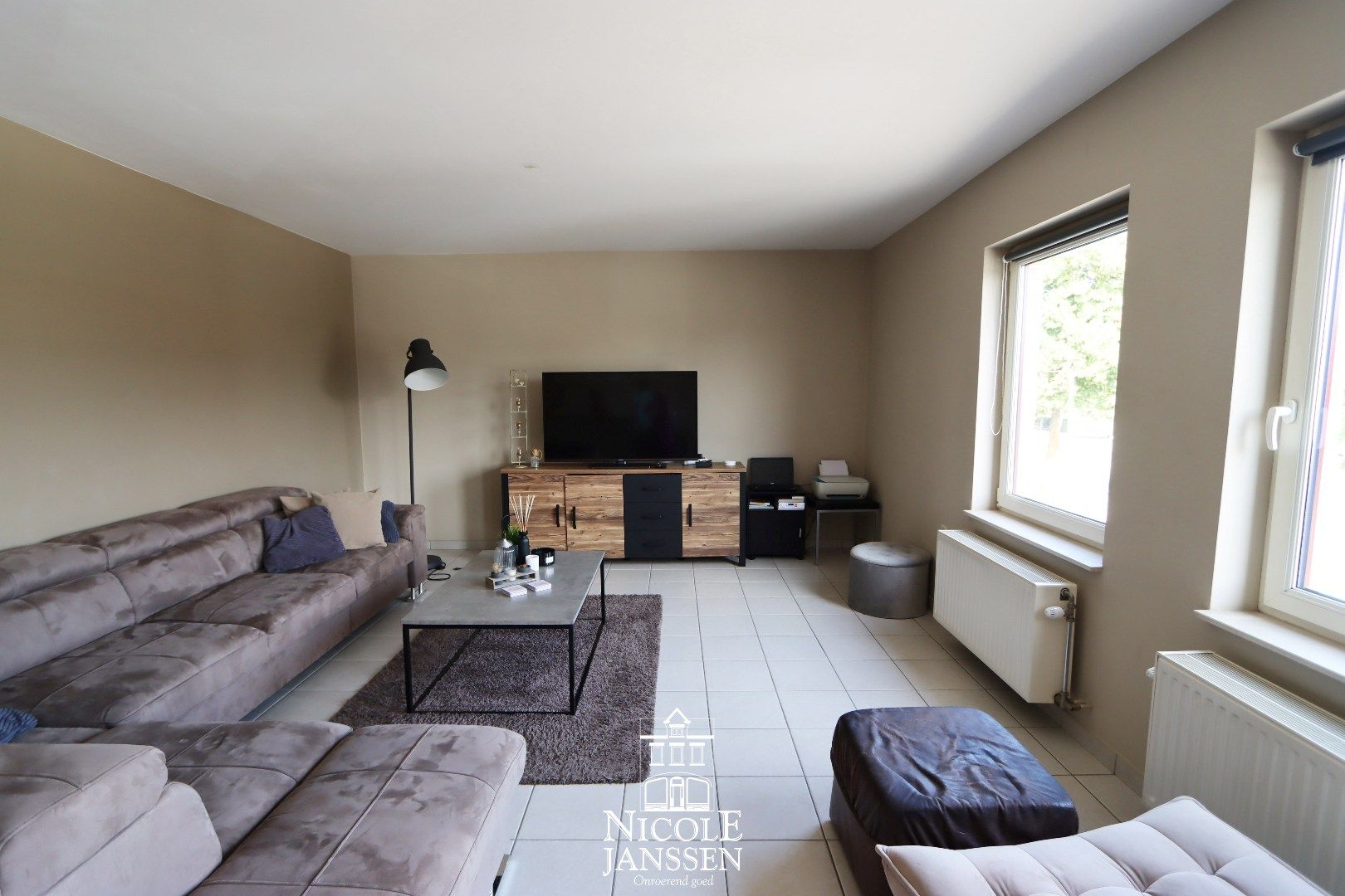 Gelijkvloers handelspand met 2 bovenliggende appartementen foto 12