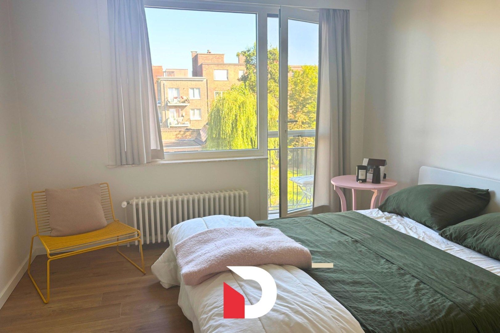 Rustig en lichtrijk appartement met drie slaapkamers en garagebox foto 8