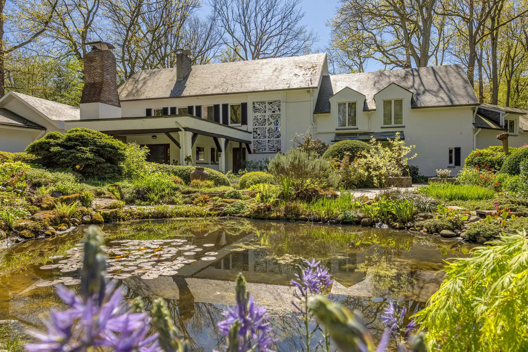 Hoofdfoto van de publicatie: KASTEELVILLA MET BINNENZWEMBAD OP 7.233M²