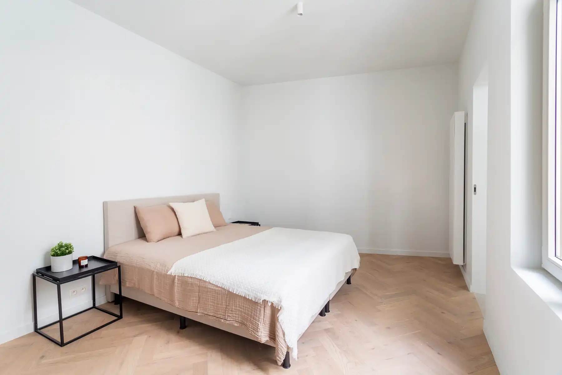 Hoogwaardig gerenoveerd appartement met terras op toplocatie foto 6