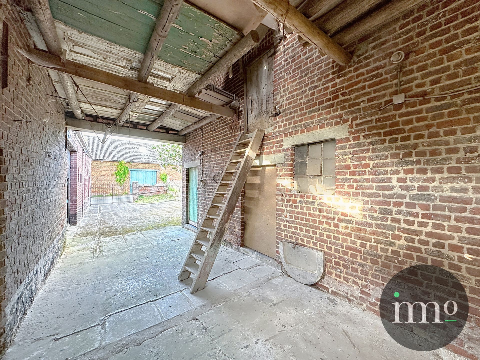 ***TOPLOCATIE***  Boerderijtje omgeven door weilanden foto 19