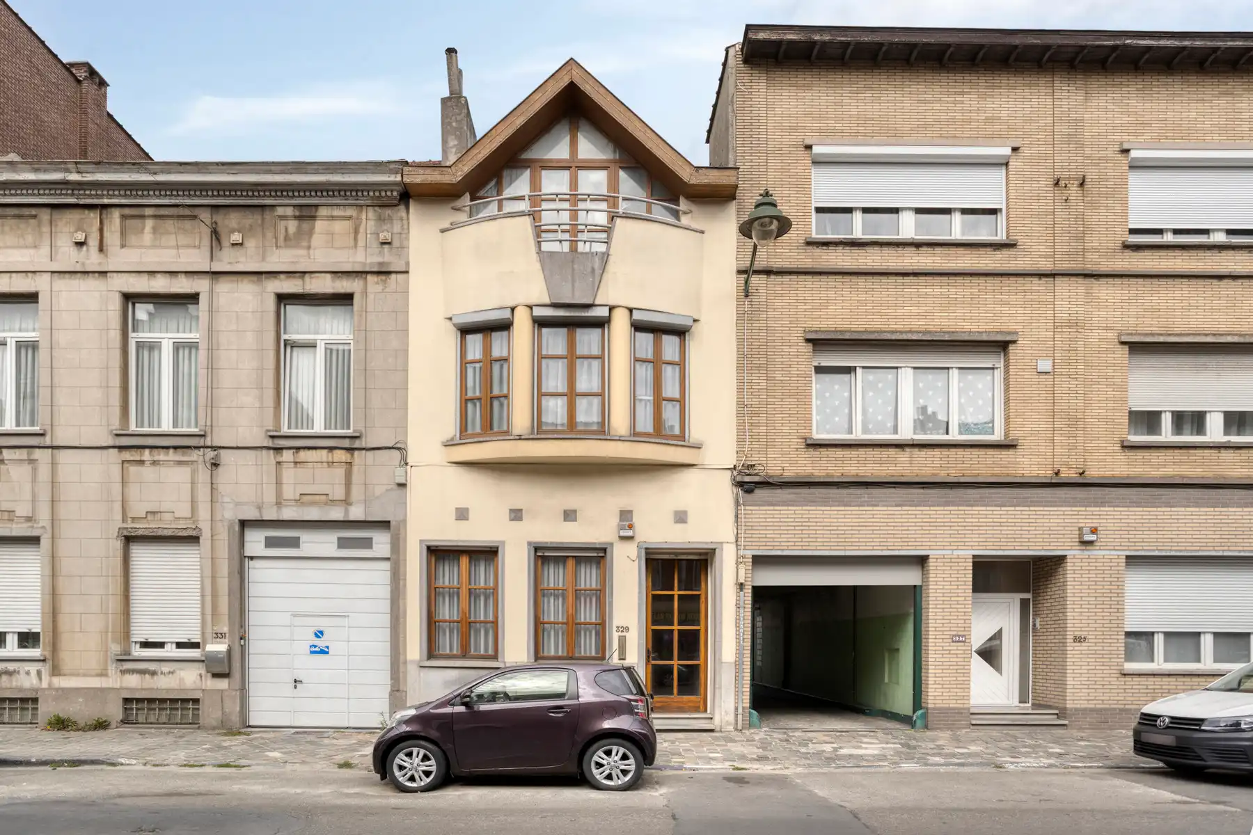 ***ONDER COMPROMIS*** Ruime herenwoning op topligging foto 2