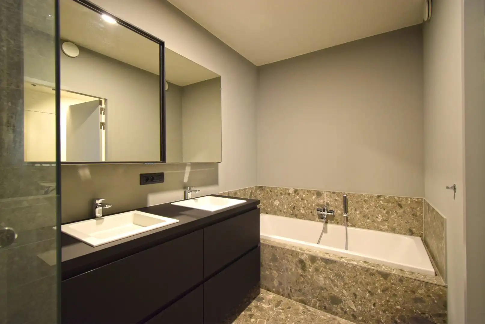 INSTAPKLAAR 1-SLAAPKAMER APPARTEMENT foto 6