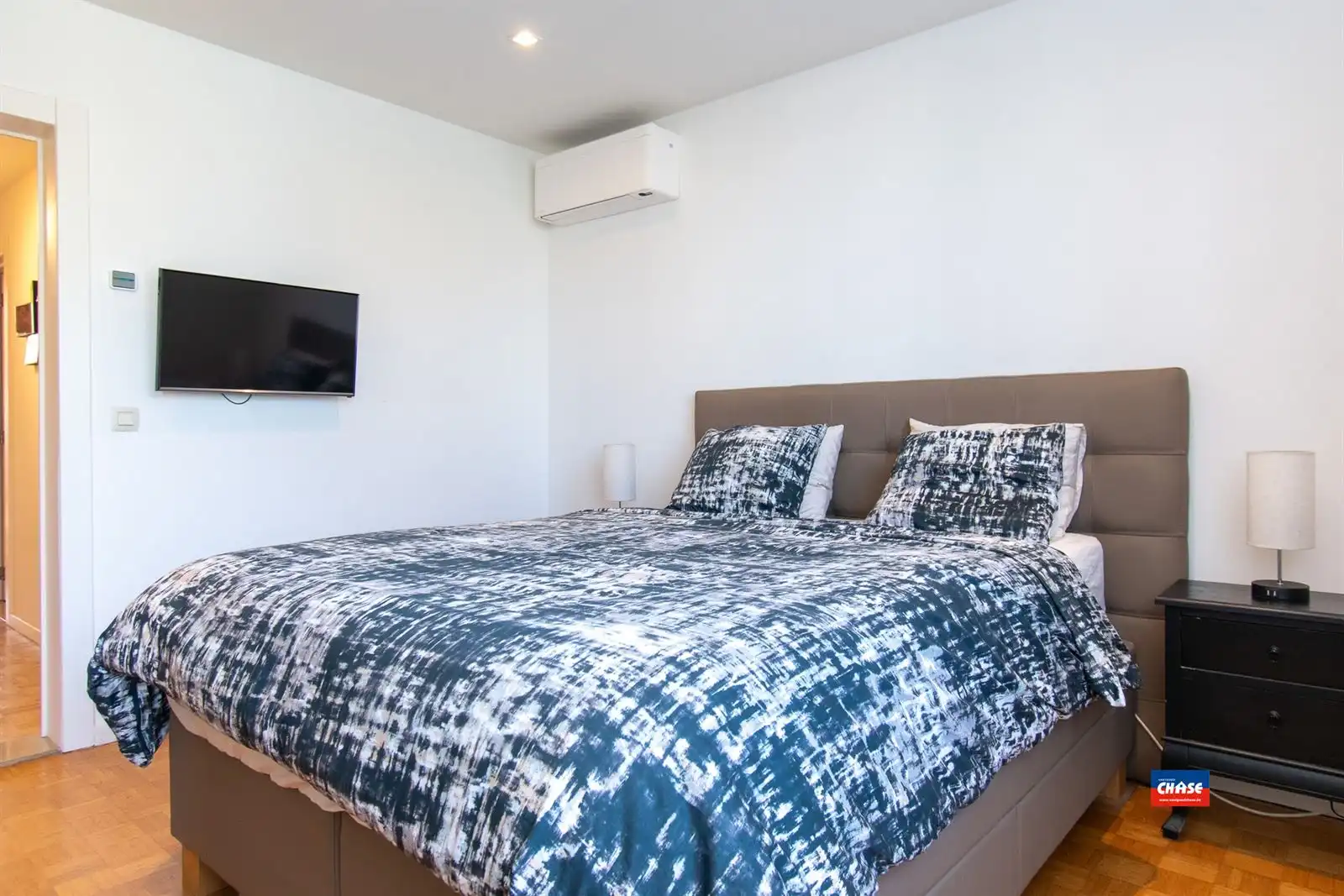 Modern en lichtrijk appartement met 2 slaapkamers en kelderberging. foto 10