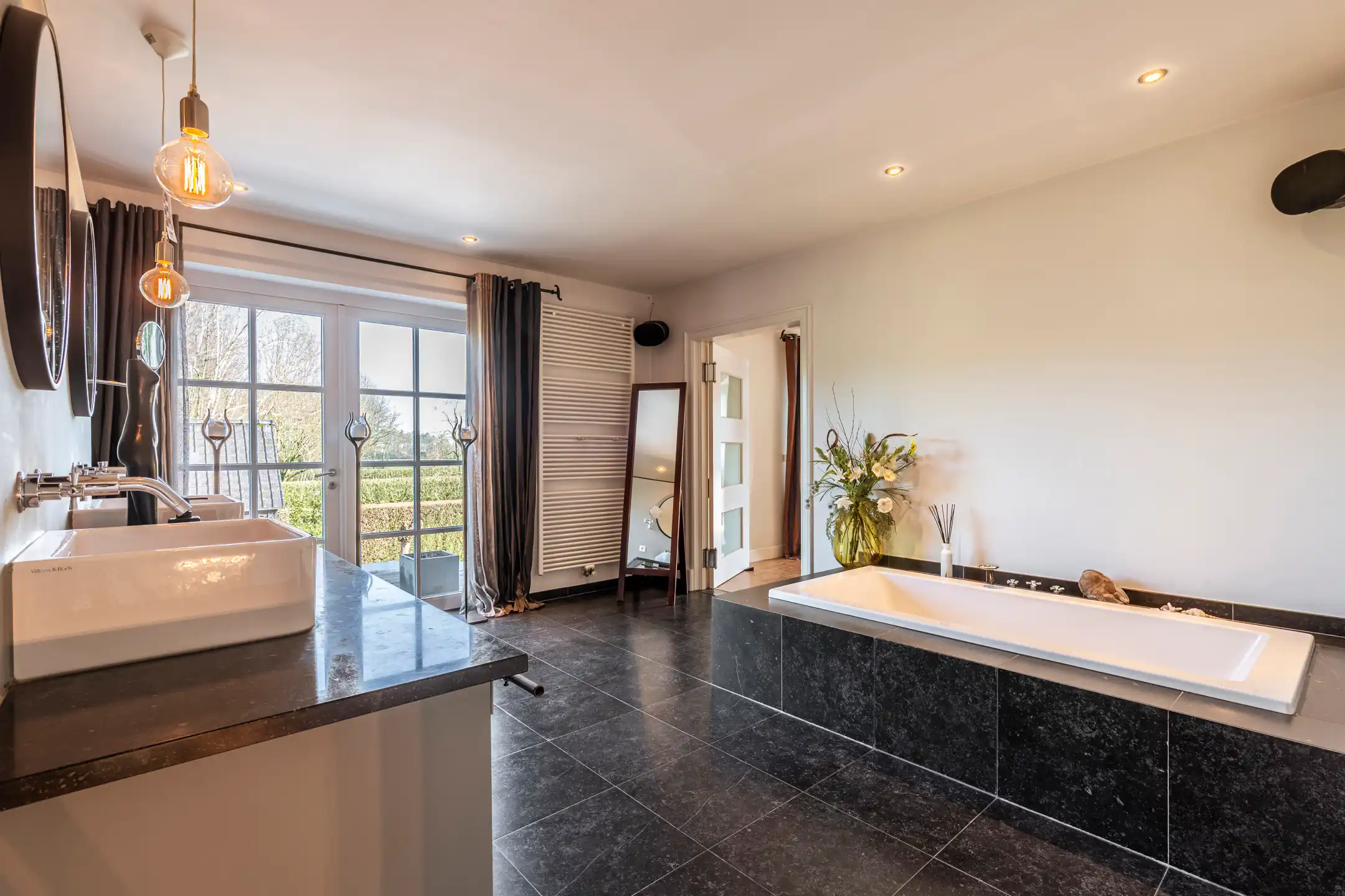 Luxe  villa met een oppervlakte van 475m²  op 1.383m² grond. foto 21