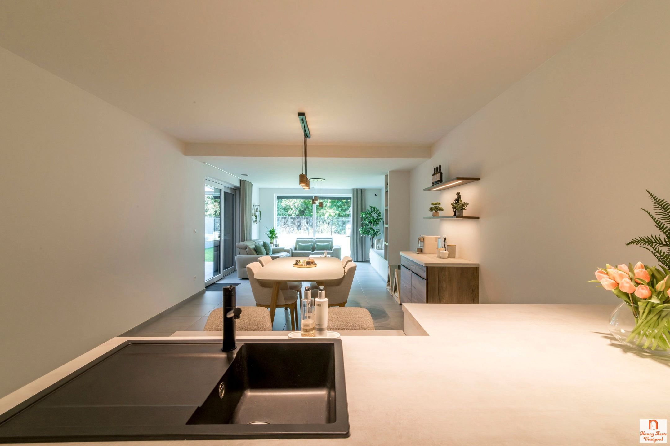 Gelijkvloers appartement met private tuin in Helchteren foto 13