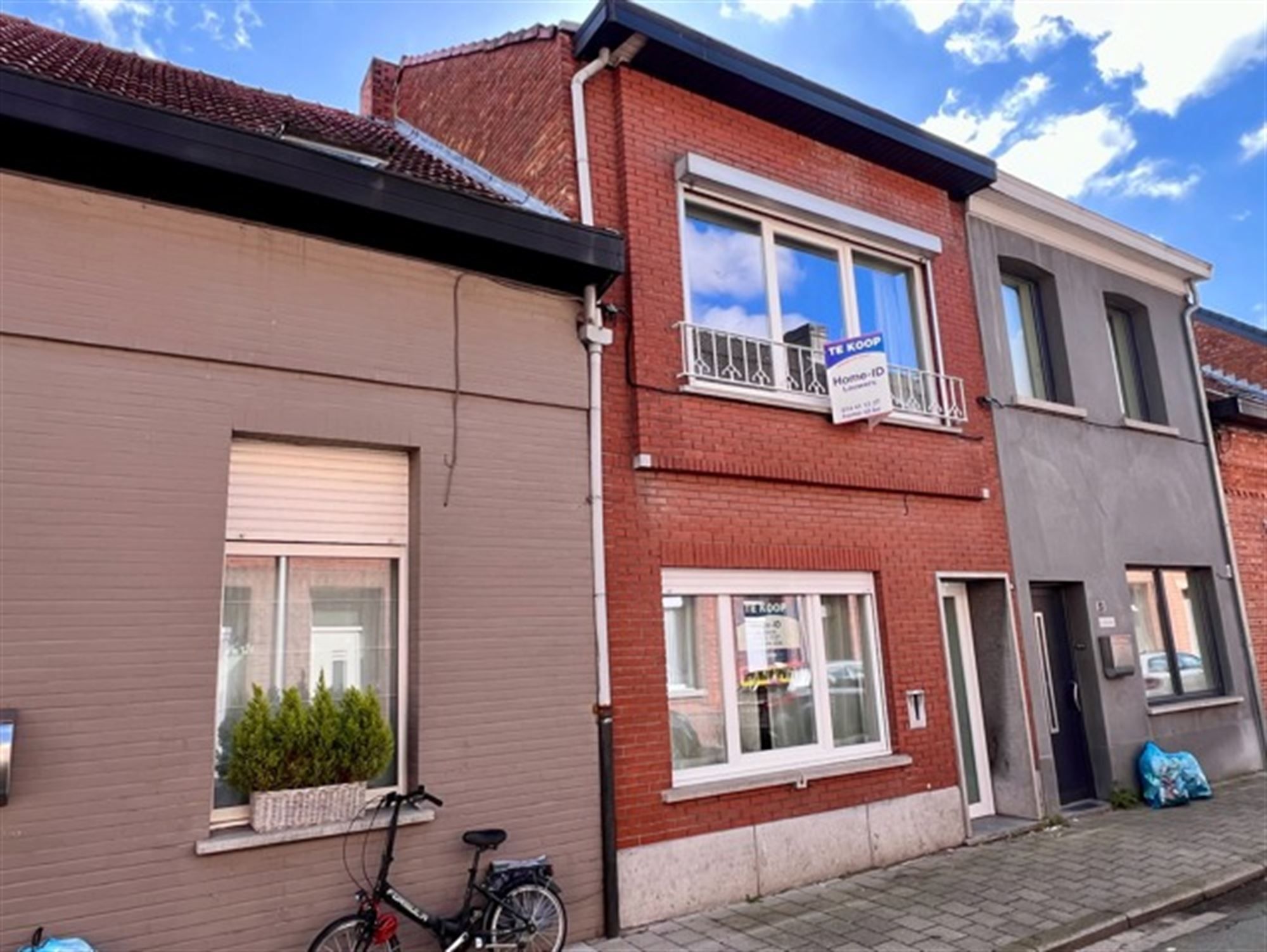 Centraal gelegen rijwoning met mogelijkheid tot 5 kamers foto 2