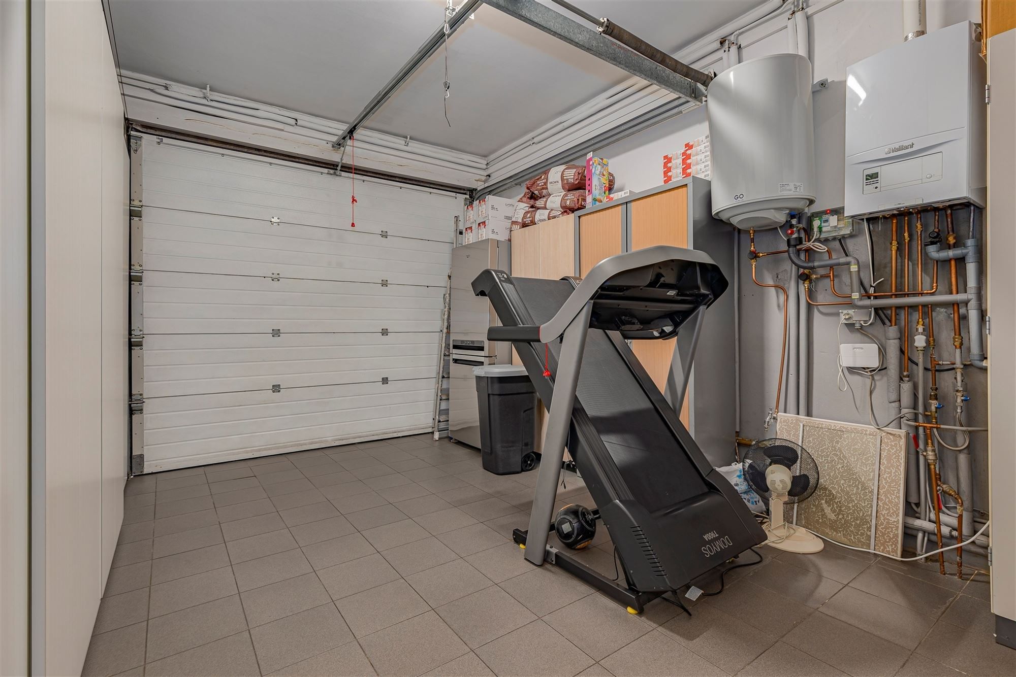 Mooi ingerichte woning met 4 slk, 2 badk en ruime stadstuin in Merksem foto 12