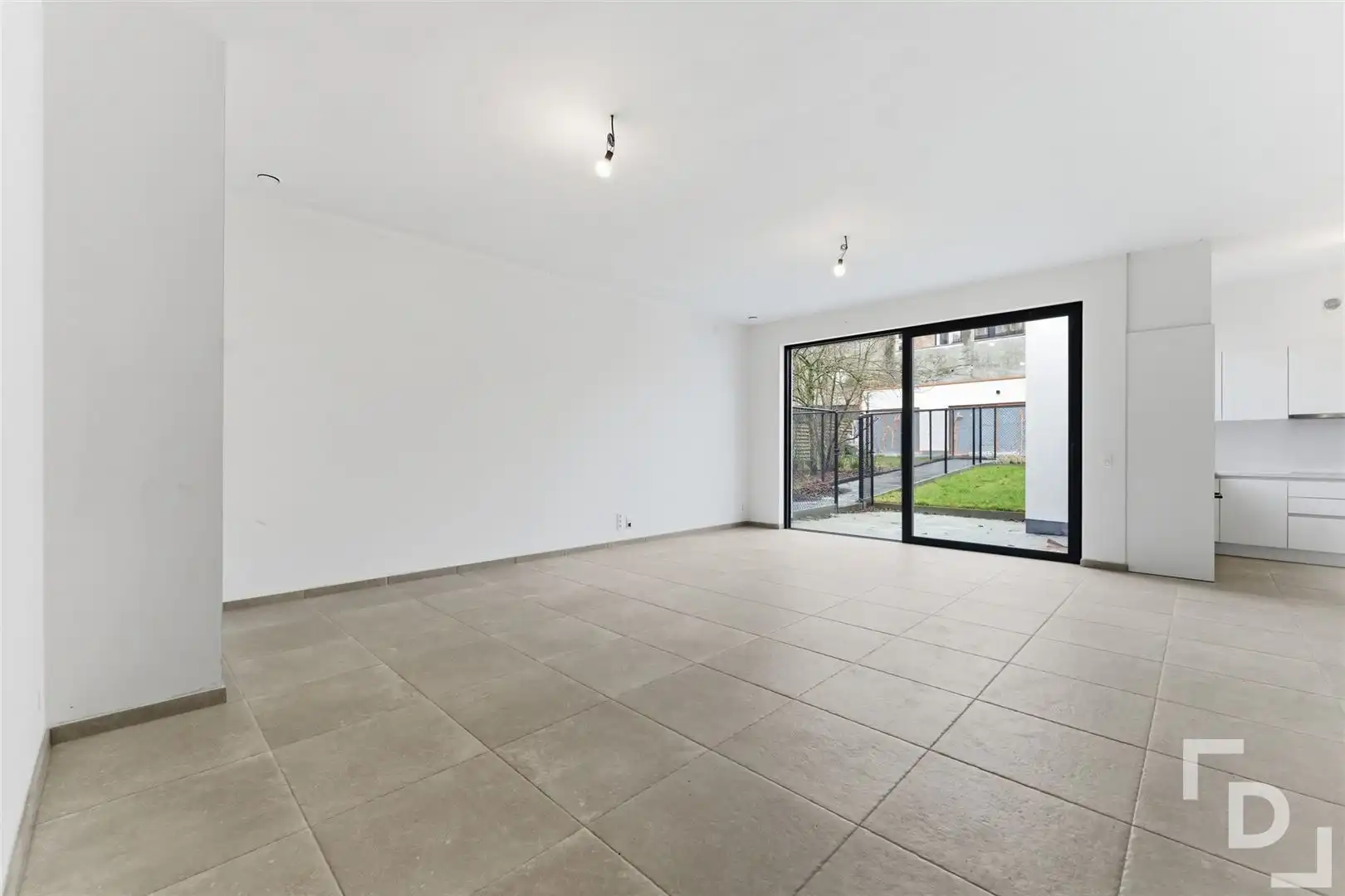 Instapklare nieuwbouwappartement te koop op toplocatie in centrum Ieper. foto 18