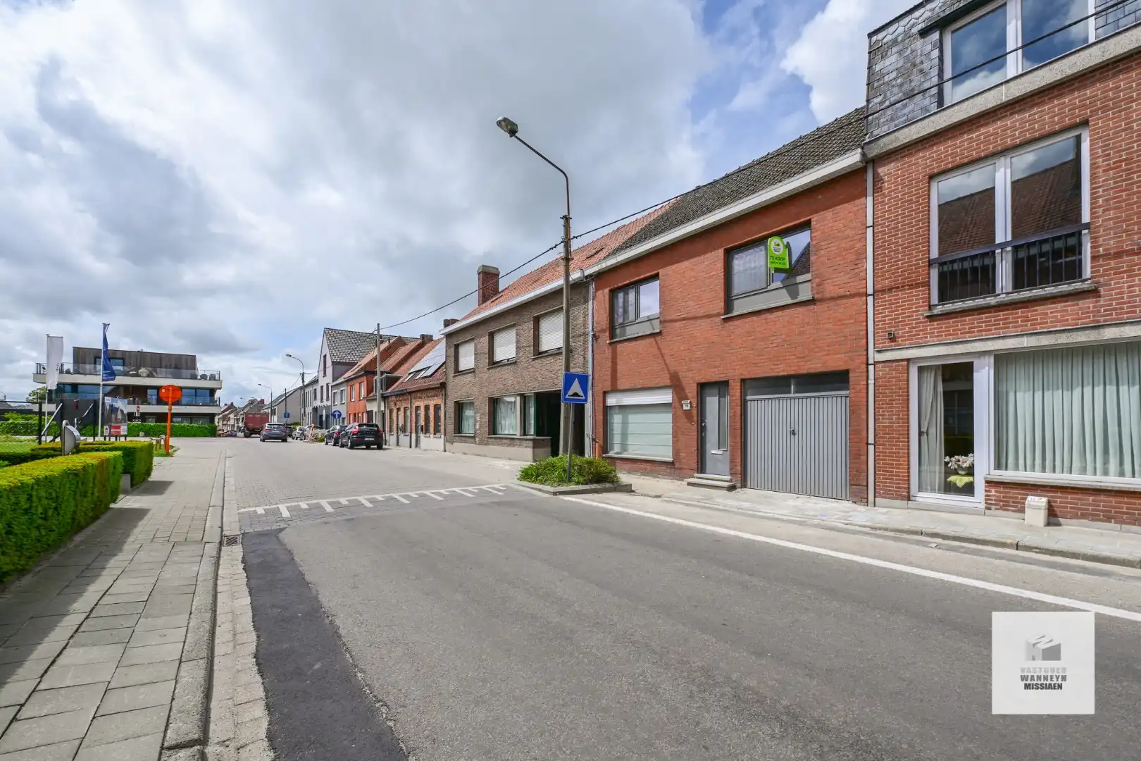 Gerenoveerde rijwoning met 3 slpk, tuin en garage in Zwevezele foto 26