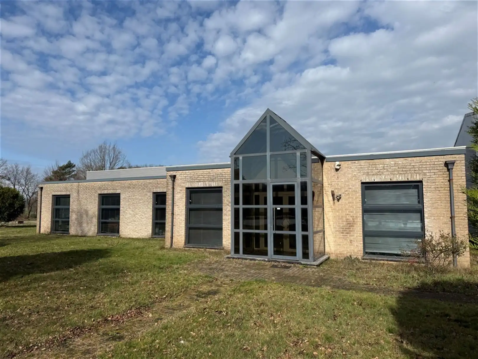 Industriële site met volledig verhard buitenterrein  foto 2