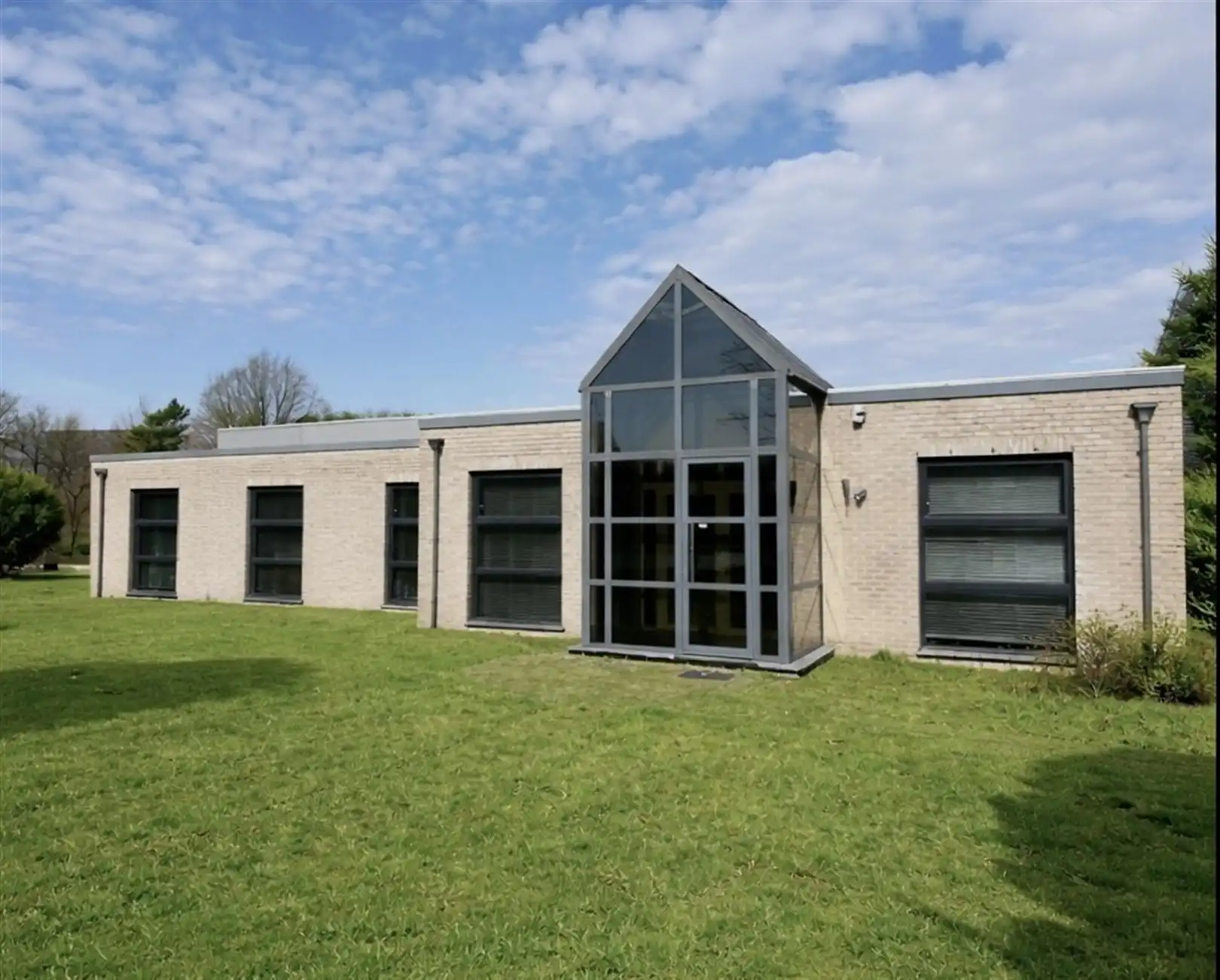 Industriële site met volledig verhard buitenterrein  foto 2