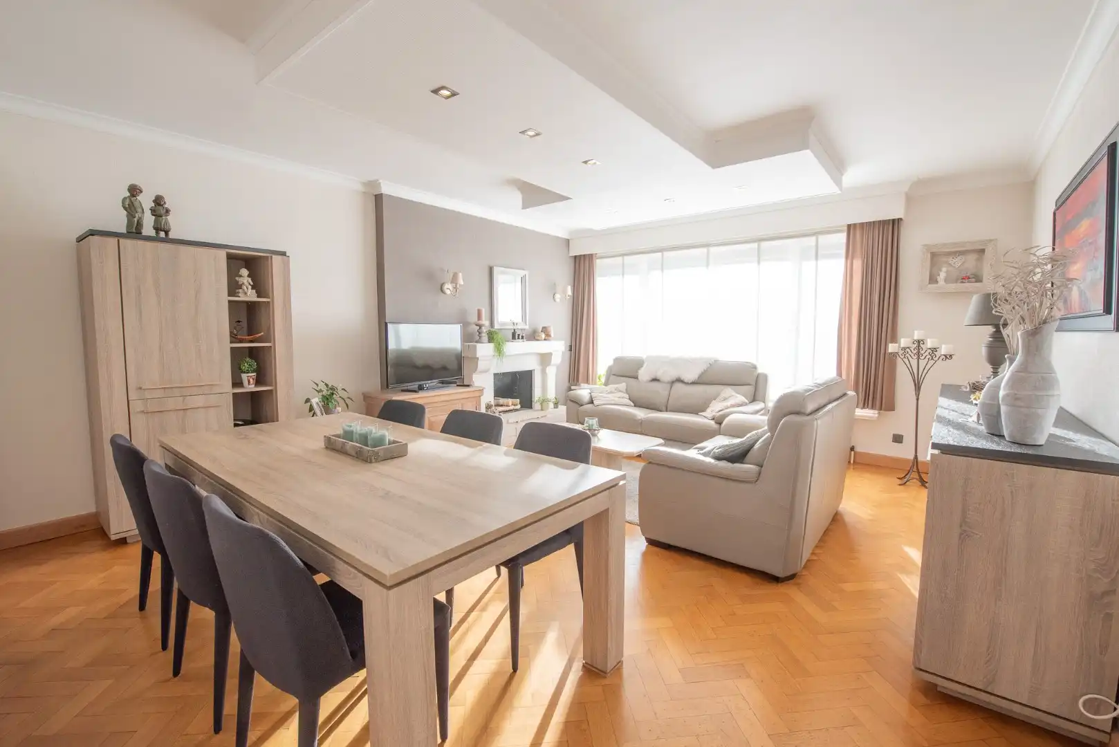 Instapklaar 2-slaapkamerappartement in centrum Zulte met garage! foto 2