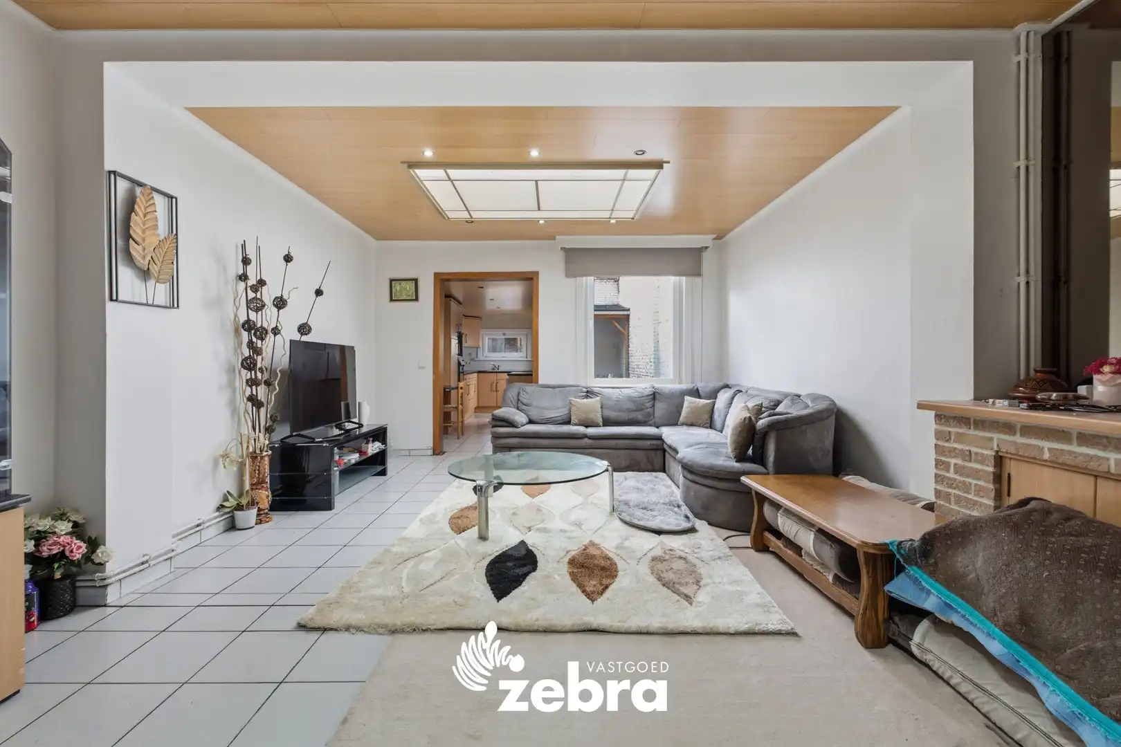 Op te frissen woning met stadskoer nabij centrum Kortrijk! foto 3