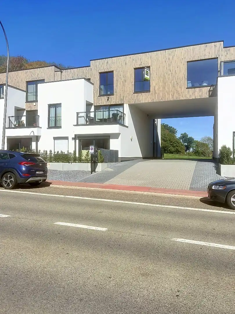 Energiezuinig 2-slaapkamerappartement met 2 staanplaatsen! foto 10