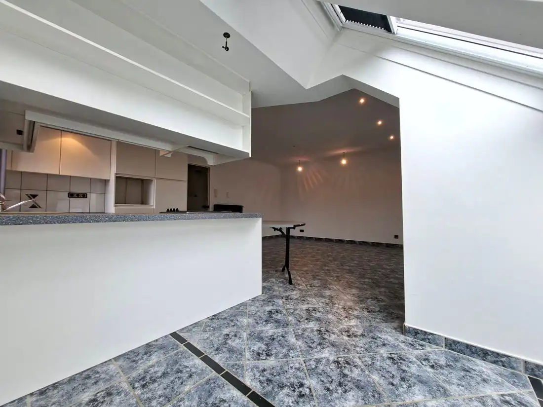 Ruim 3 slaapkamer duplex appartement te Lanaken foto 6