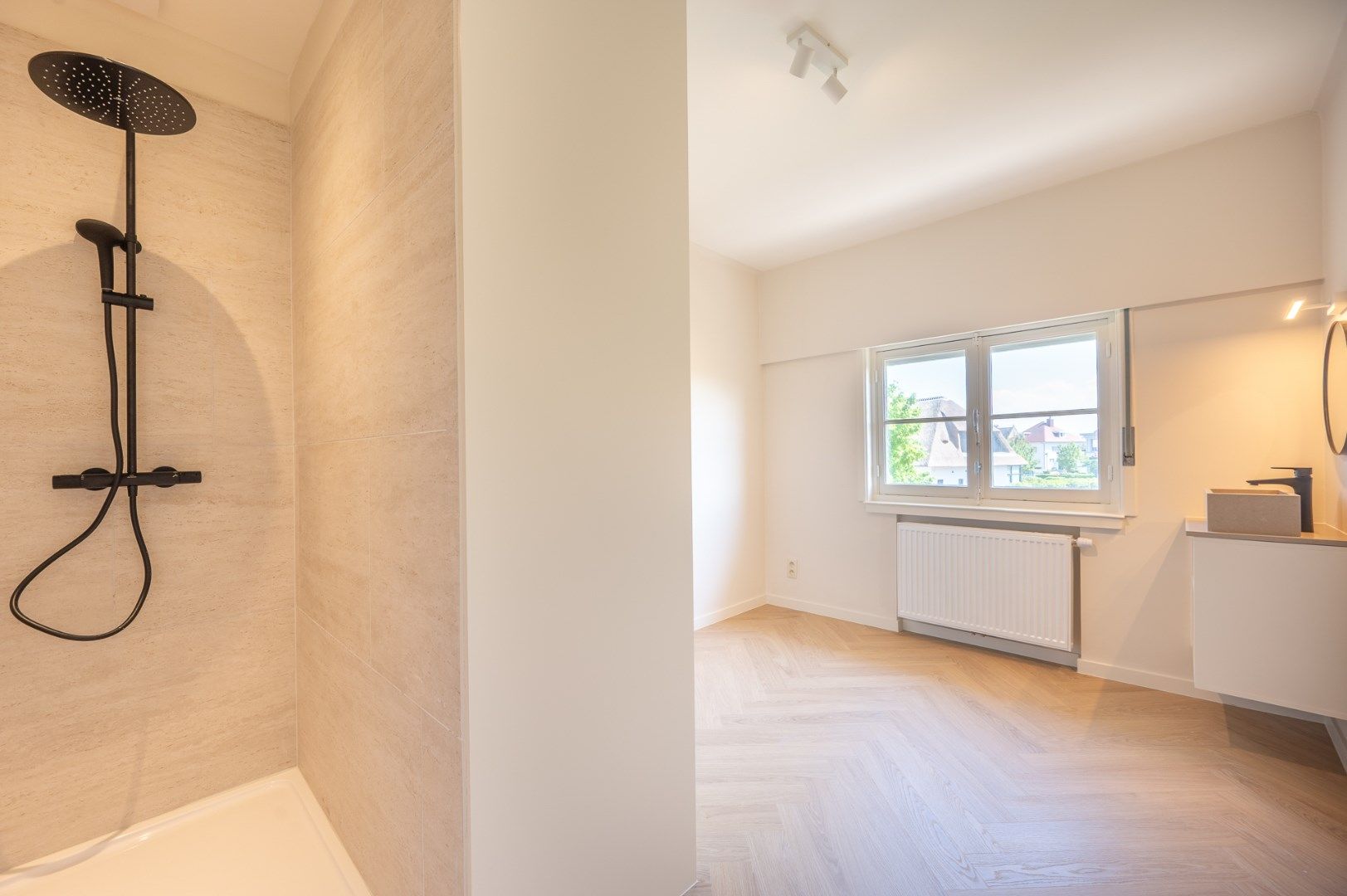 Fraai gerenoveerd appartement in residentieel Duinbergen foto 10