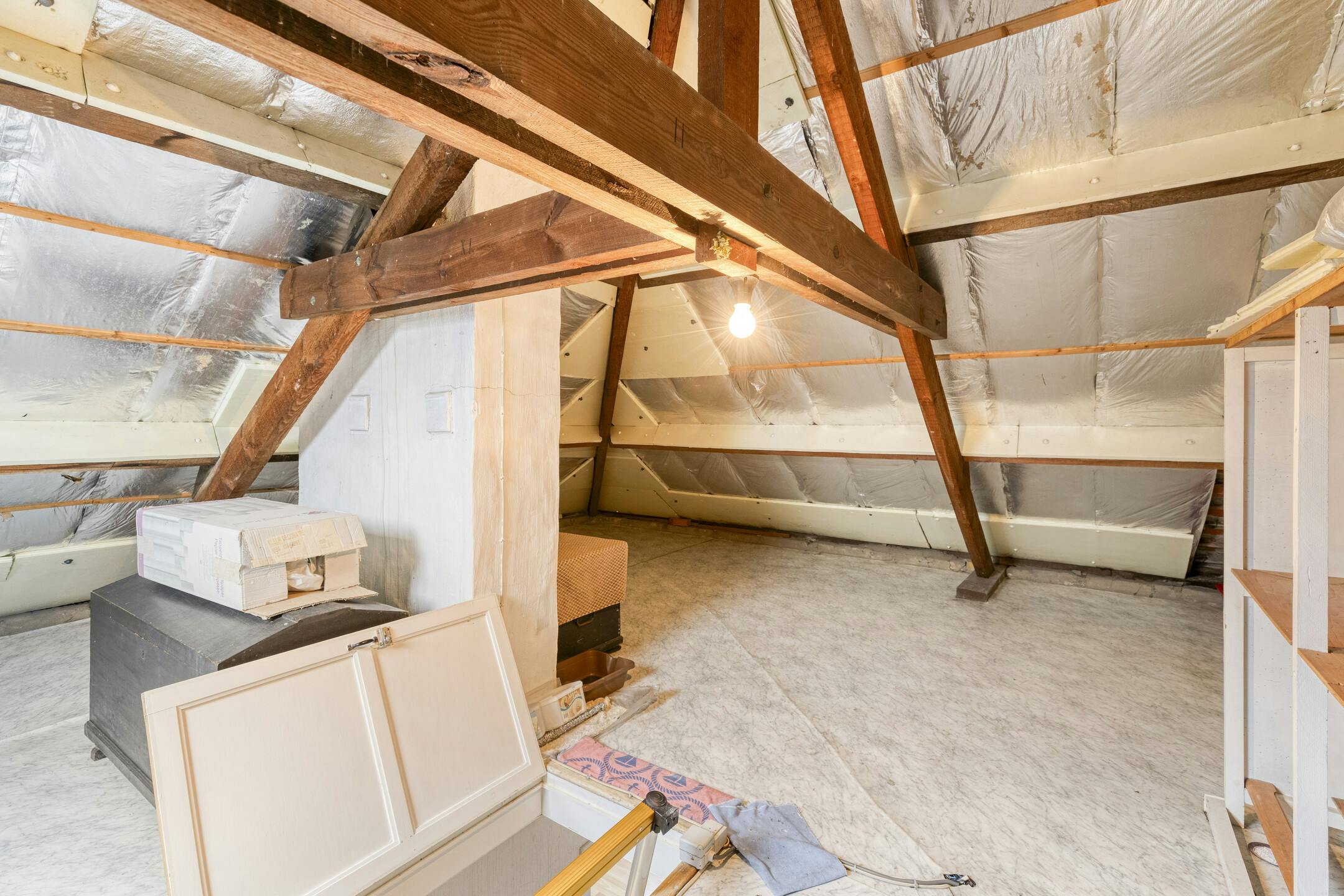 Woning met 3 slaapkamers, garage en tuin te koop. foto 22
