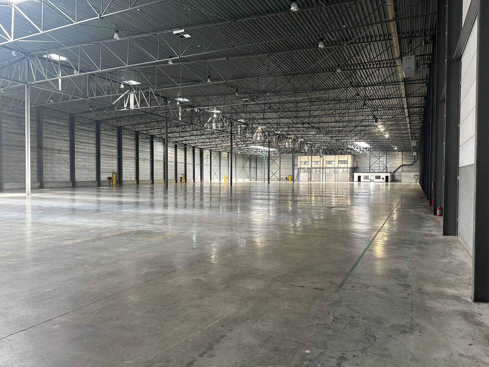 Te Huur Logistiek Magazijn in de Transportzone van Meer foto 6