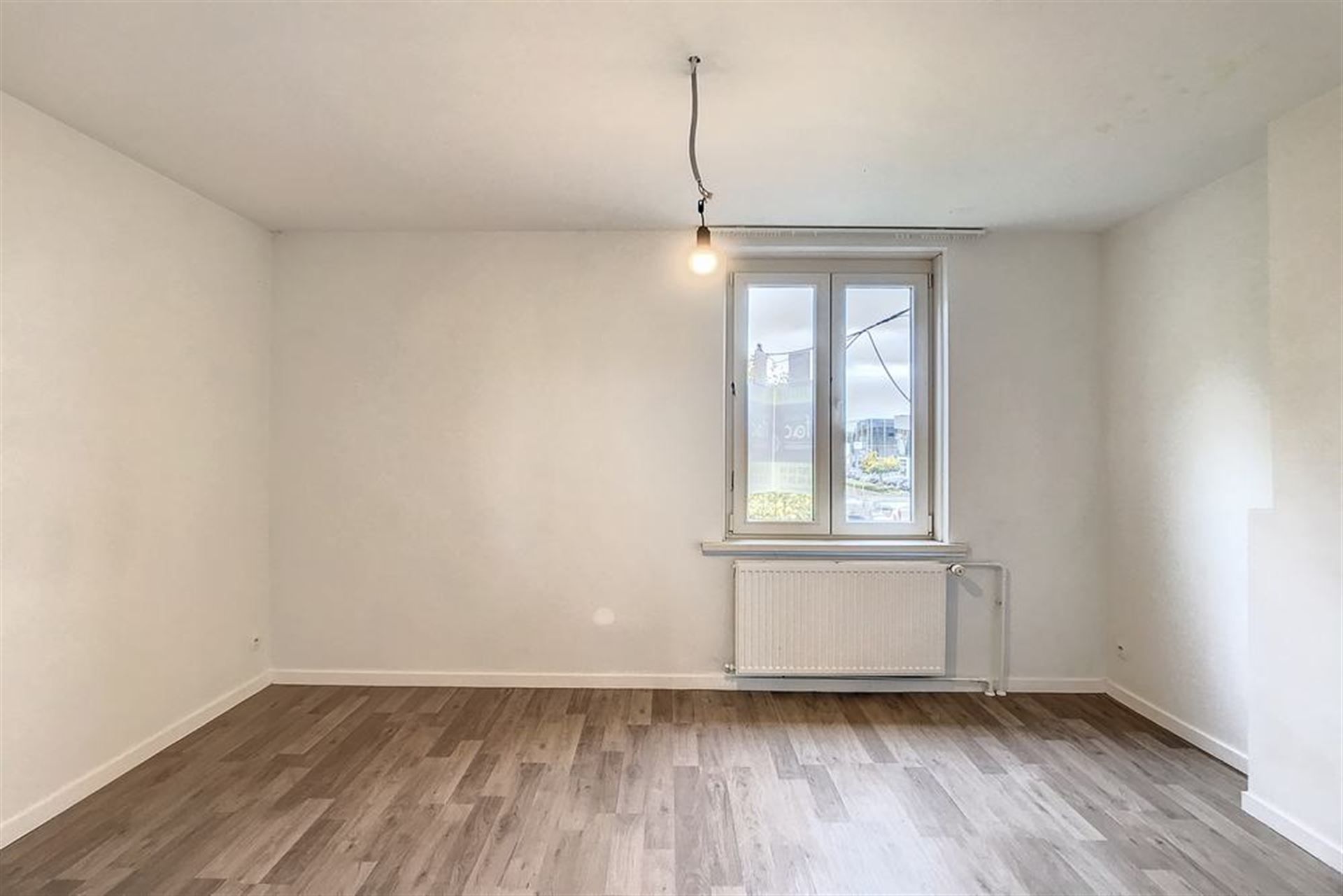 Volledig gerenoveerde woning met tuin foto 5