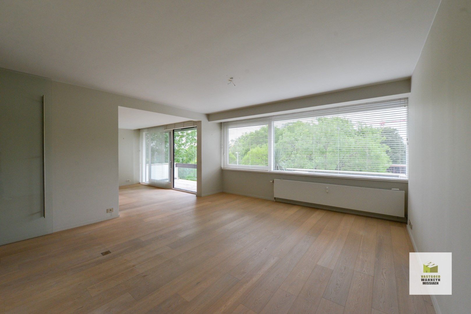 Gerenoveerd 3slpk appartement met 3 terrassen en ondergrondse staanplaats te centrum Brugge foto 3
