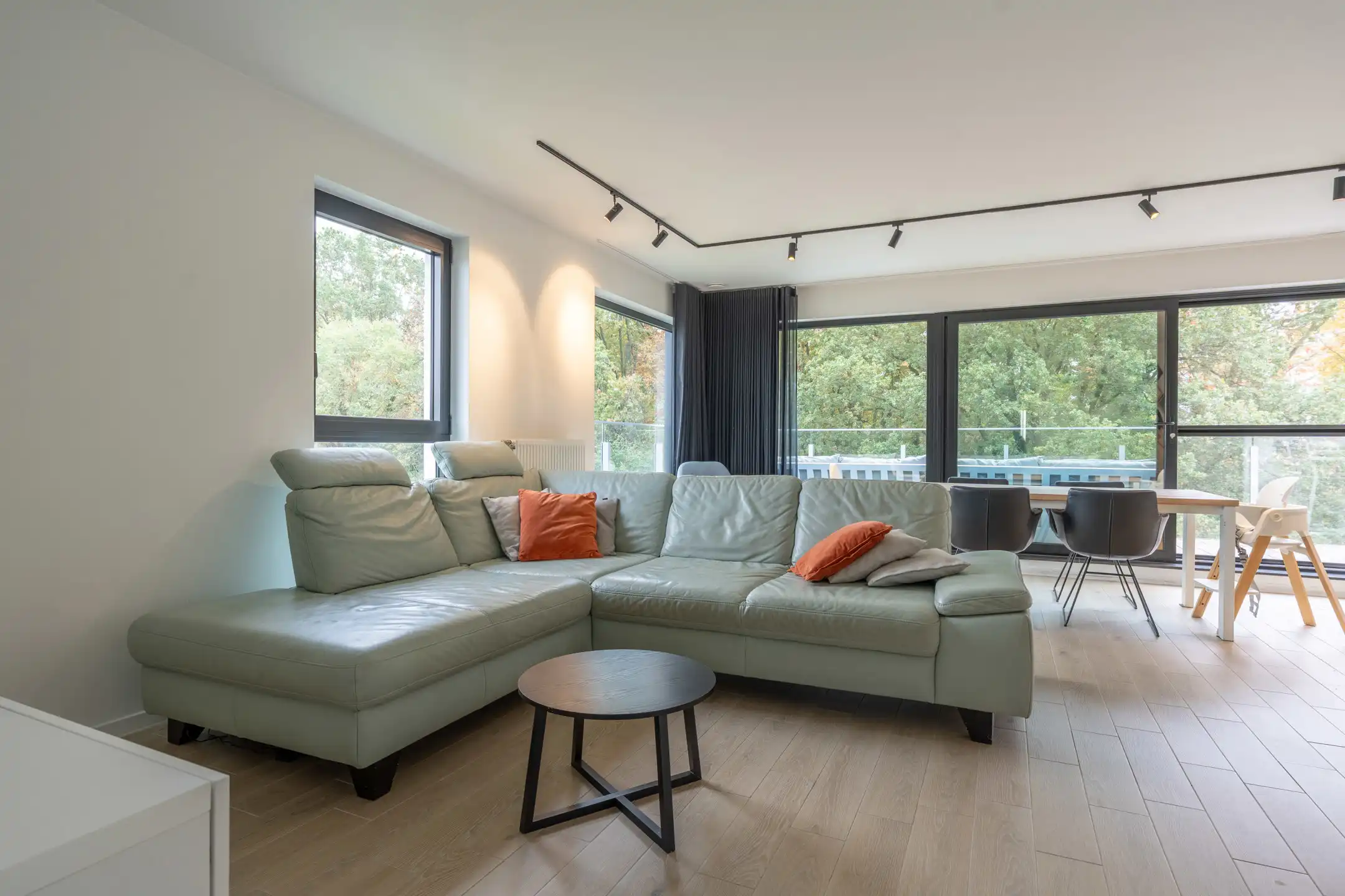 Energiezuinig penthouse met ruim terras en 2 autostaanplaatsen. foto 8