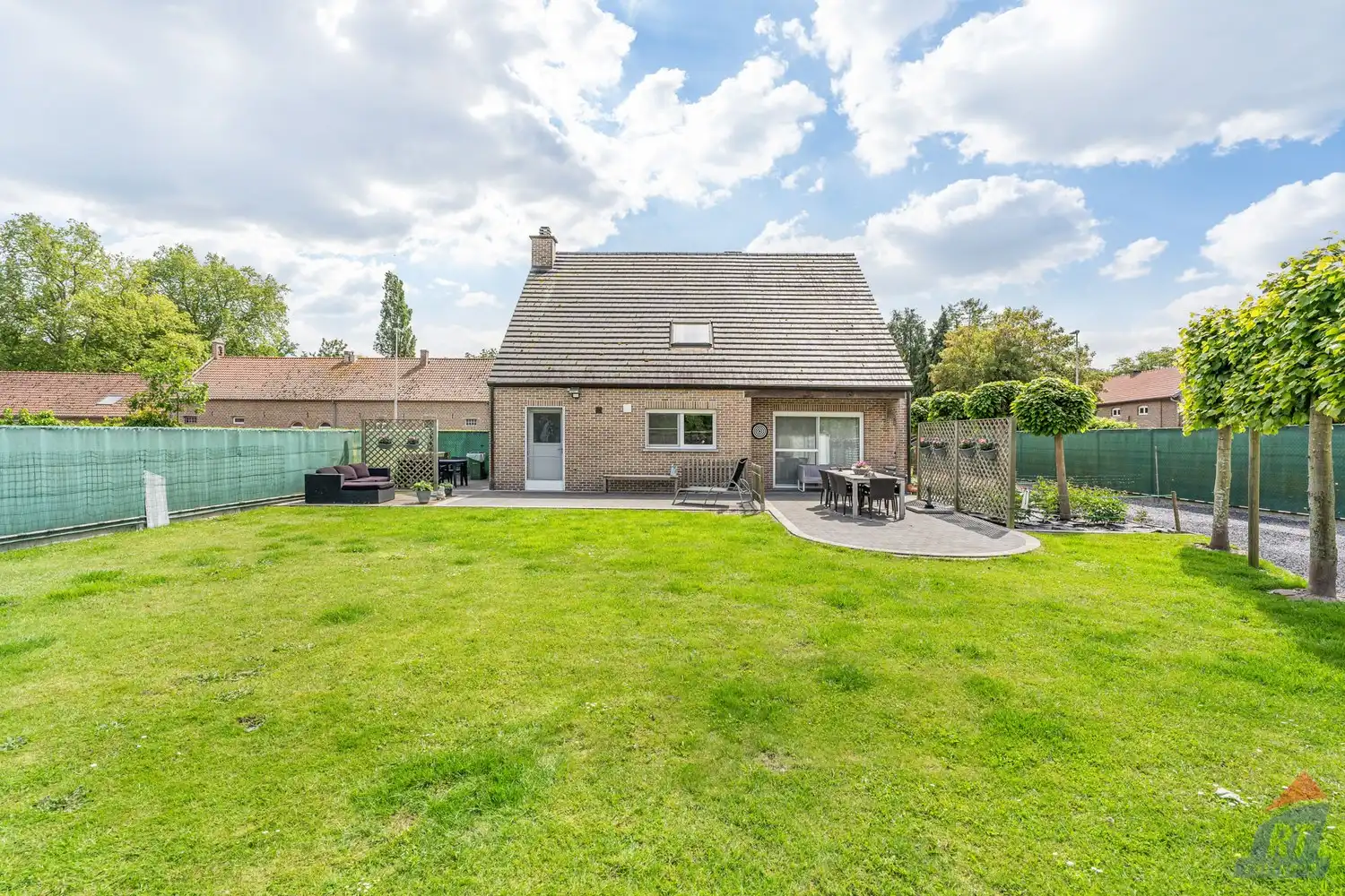 Instapklare open bebouwing met 4 slaapkamers, ruime tuin en dubbele garage in het groene Sint-Truiden foto 25