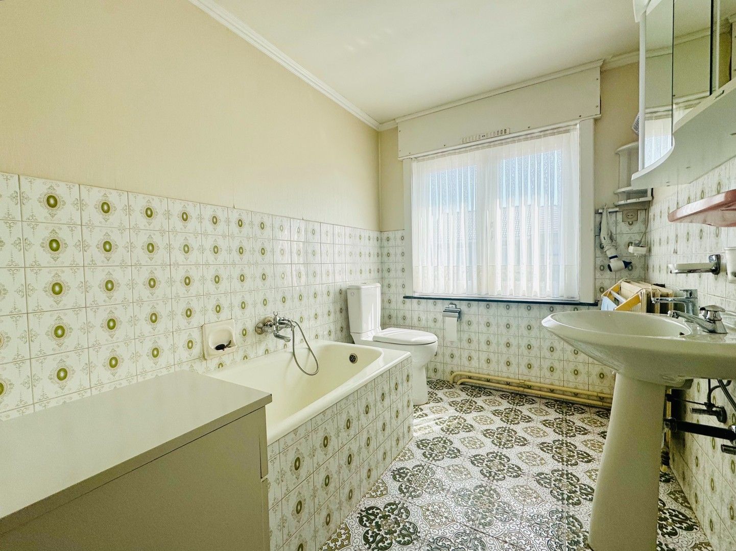 Ruime woning met 4 slpk's op rustige ligging! foto 18