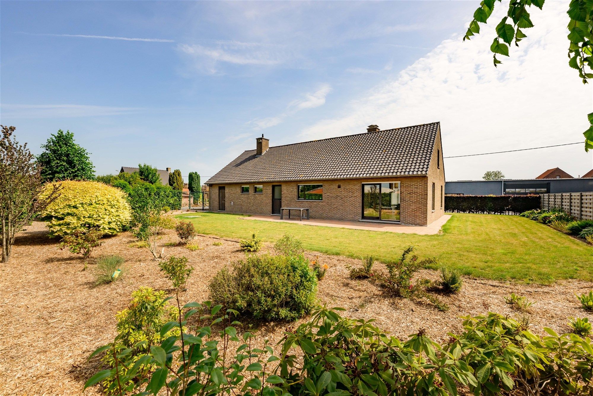 Vrijstaande woning met grote tuin in Wingene foto 2