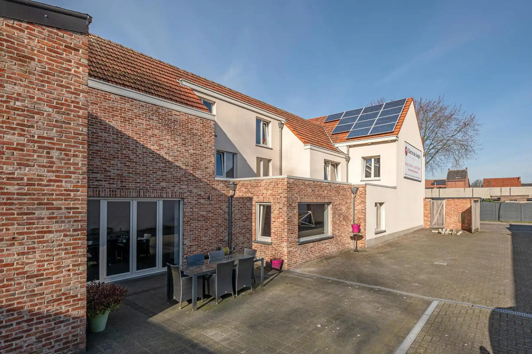 IN OPTIE. Woning met multifunctioneel gelijkvloers en magazijn/garage op een perceel van 536m². foto 3