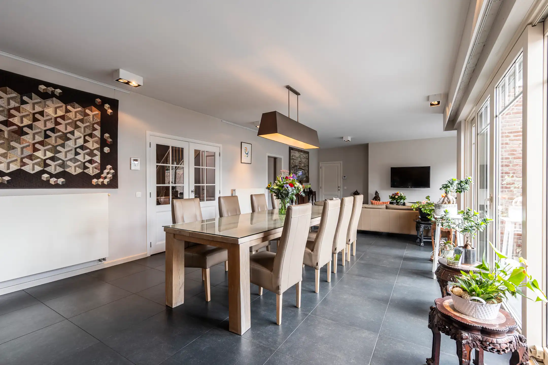 Verrassend ruime woning op toplocatie met binnenzwembad foto 8