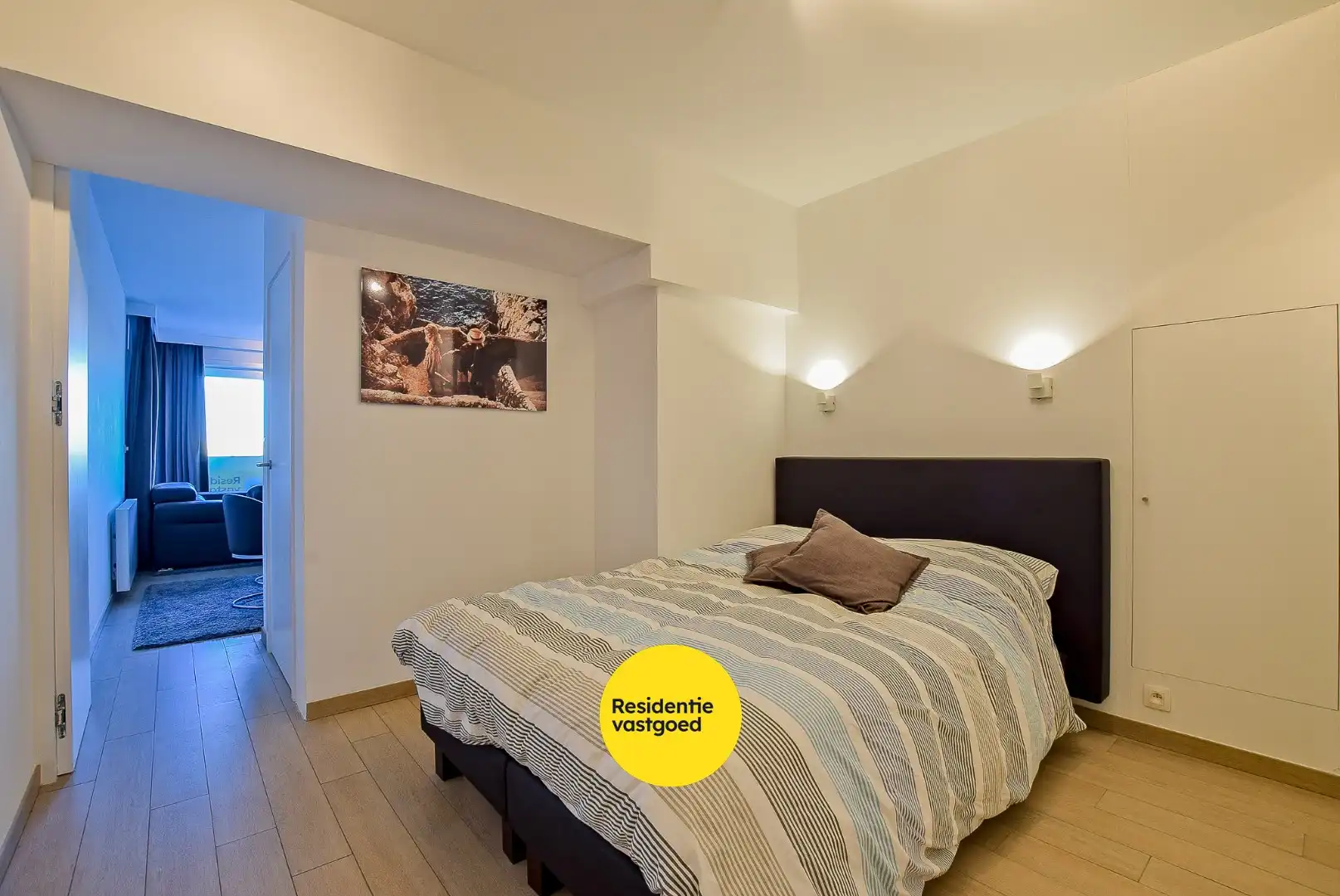 Prachtig afgewerkt appartement (45m²) met frontaal zeezicht op de zeedijk van Nieuwpoort!  foto 6