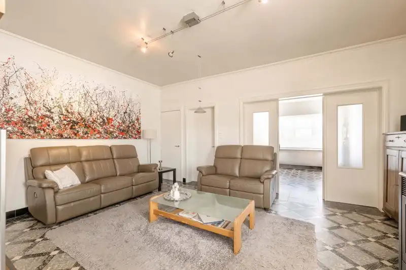 🏡 Charmante gezinswoning met zonnige tuin en polyvalent bijgebouw in Sint-Eloois-Vijve 🌿 foto 5