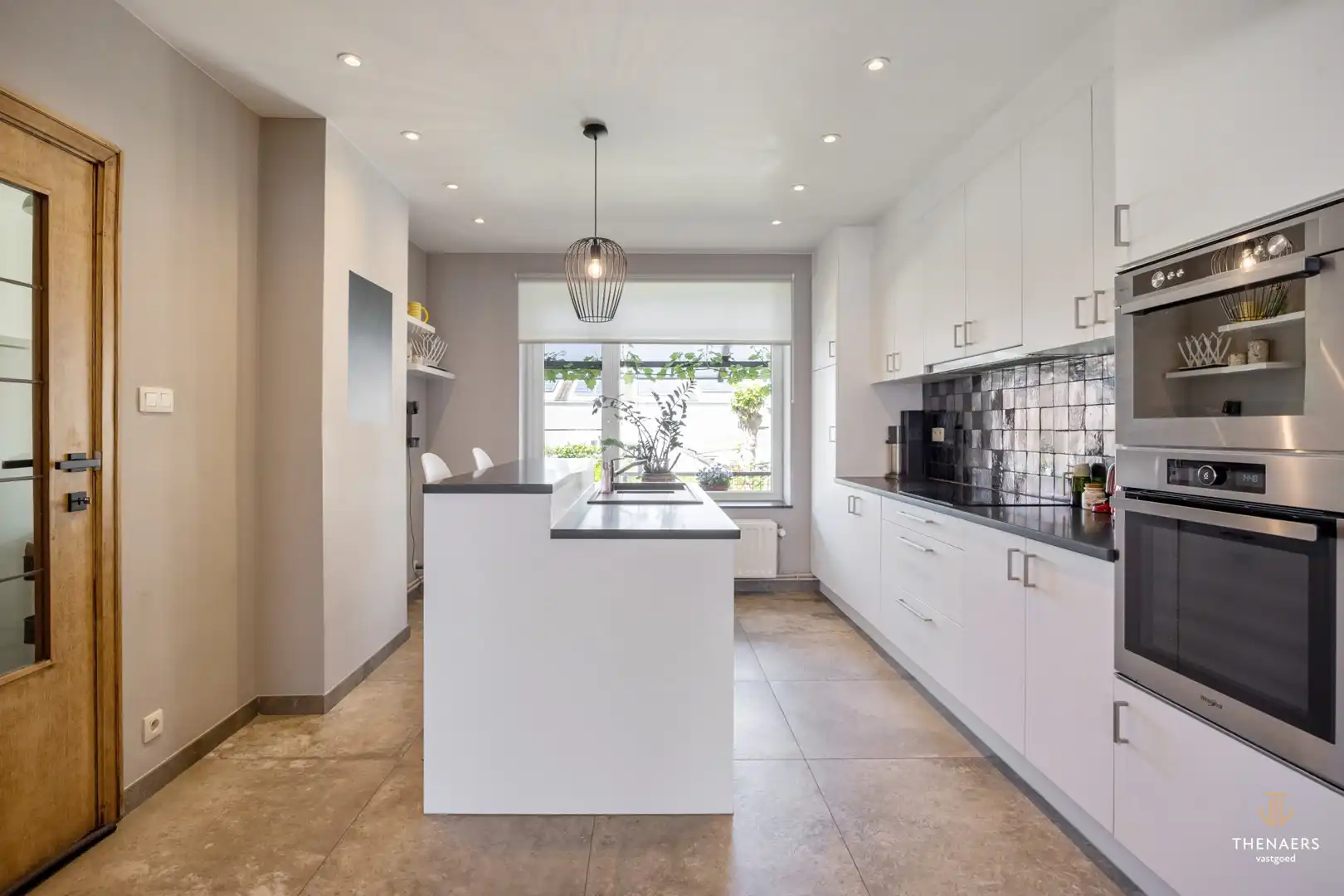 Gerenoveerde bel-etagewoning met garage, stadstuin en 235 m² woonruimte. foto 10