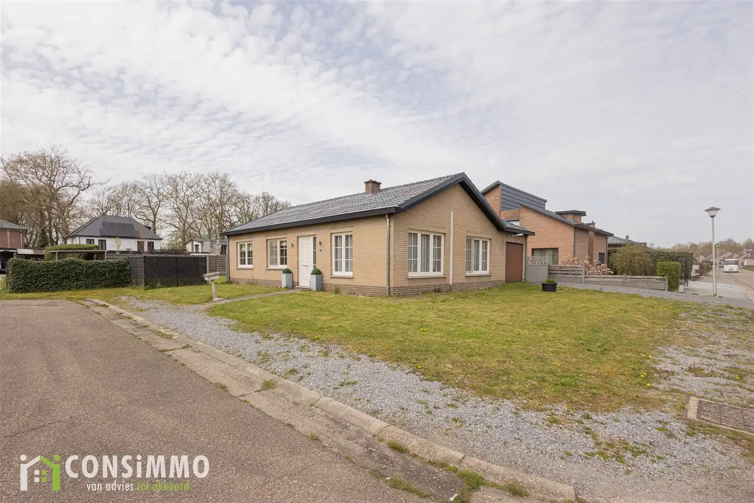 Hoofdfoto van de publicatie: Instapklare, gelijkvloerse woning met 3 slaapkamers in Bilzen!