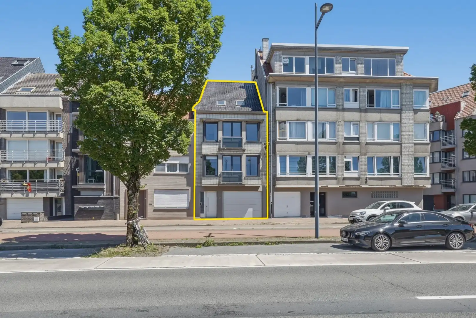 Volledig gerenoveerde bel-étage met ruime garage te Oostende foto 24