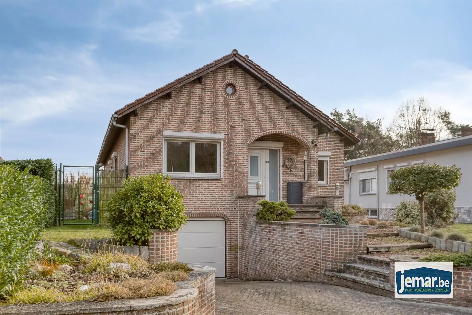 Vrijstaande bungalow woning met 3 slaapkamers en inpandige garage  foto 6