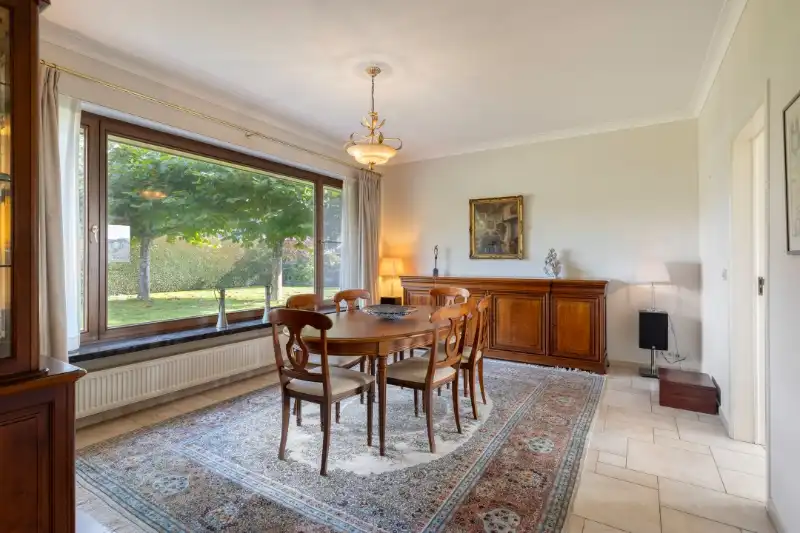 STATIGE VILLA MET PRACHTIGE TUIN OP EEN PERCEEL VAN 1.430 m². foto 14